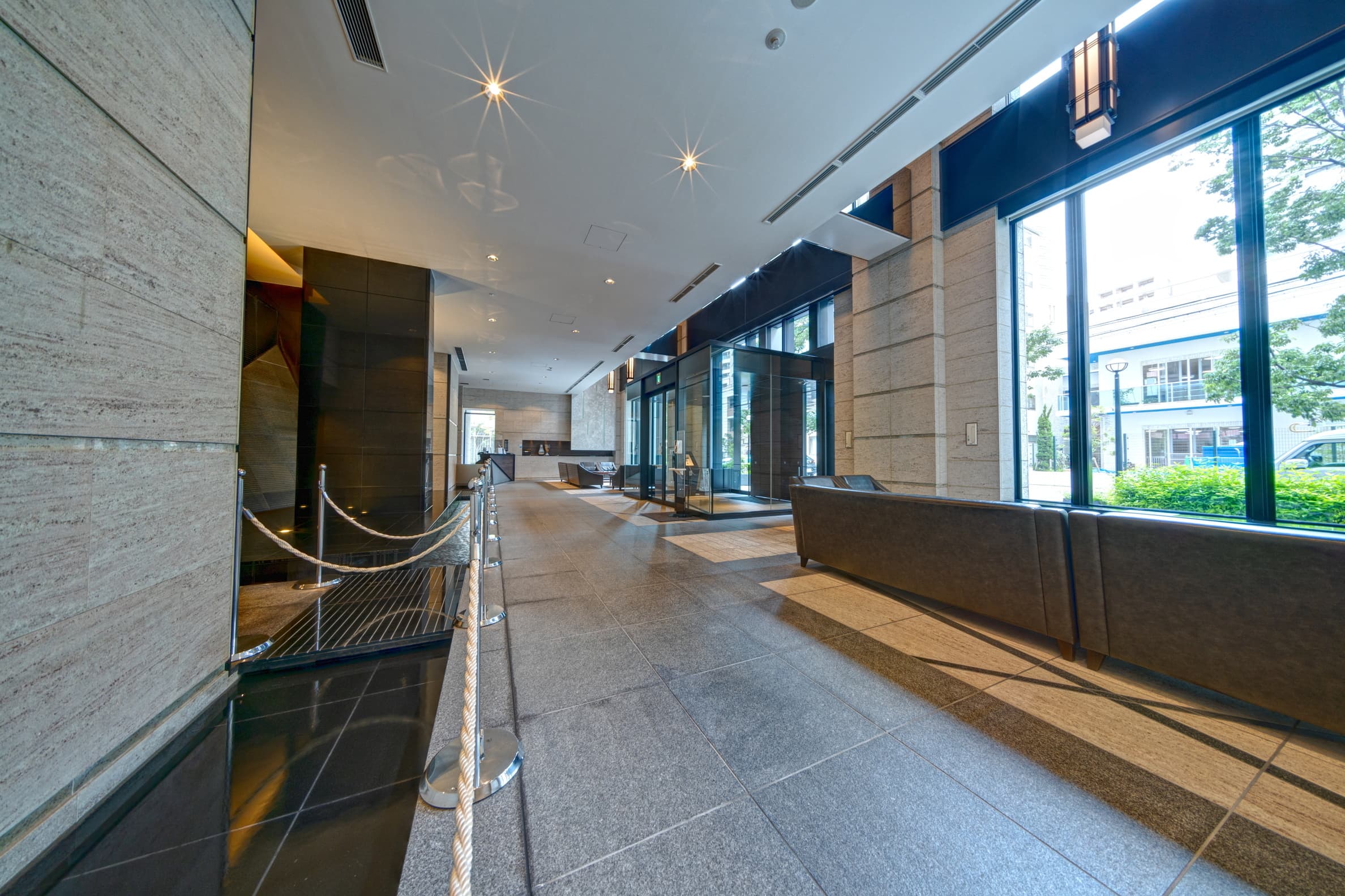 lobby2.jpg
