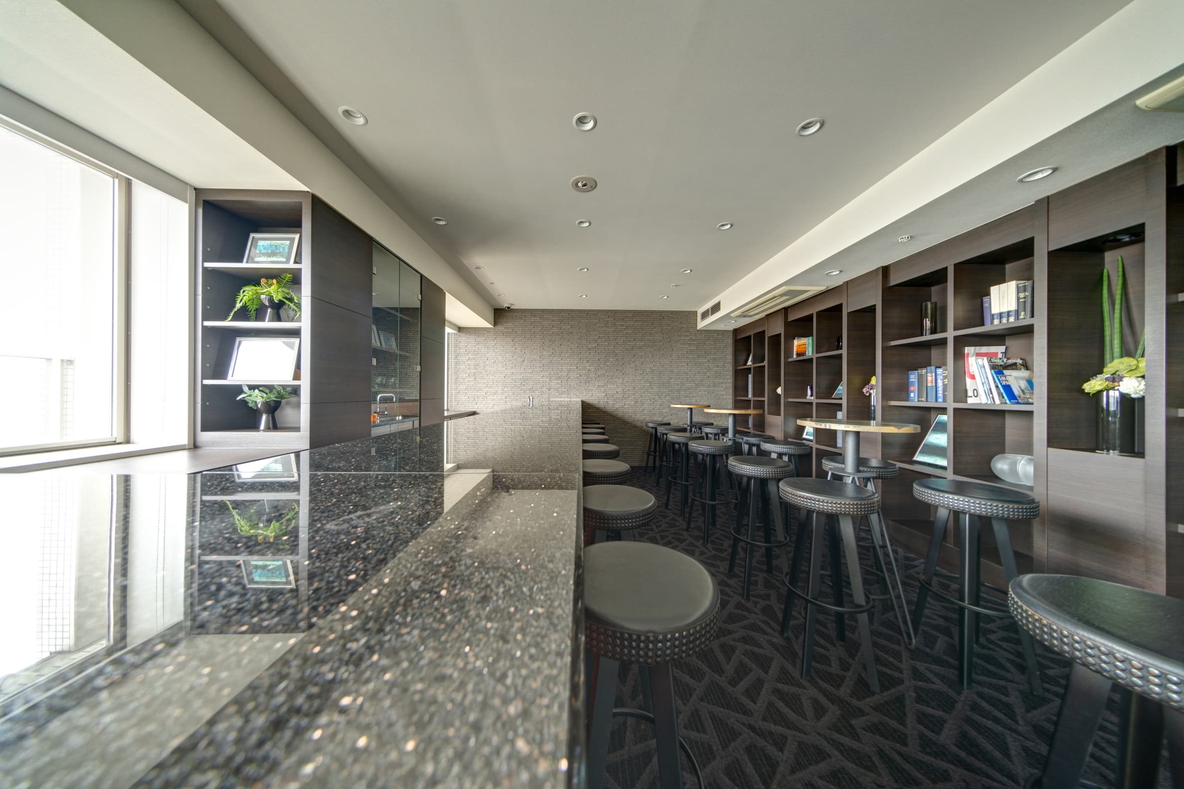 lounge2.jpg